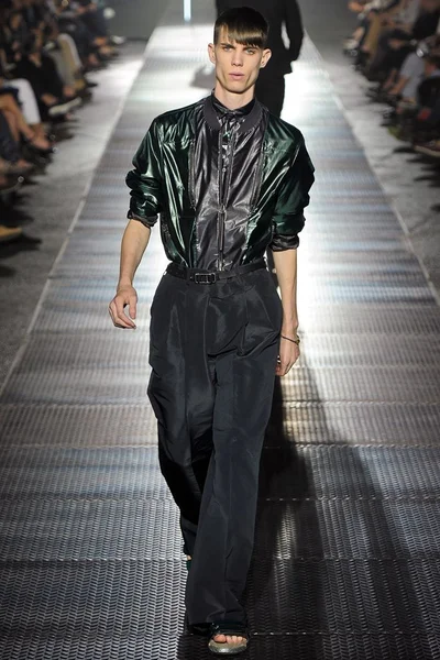 Look 43